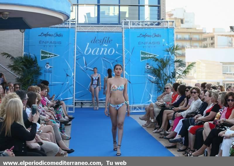 Desfile de moda de baño en el Club Naútico