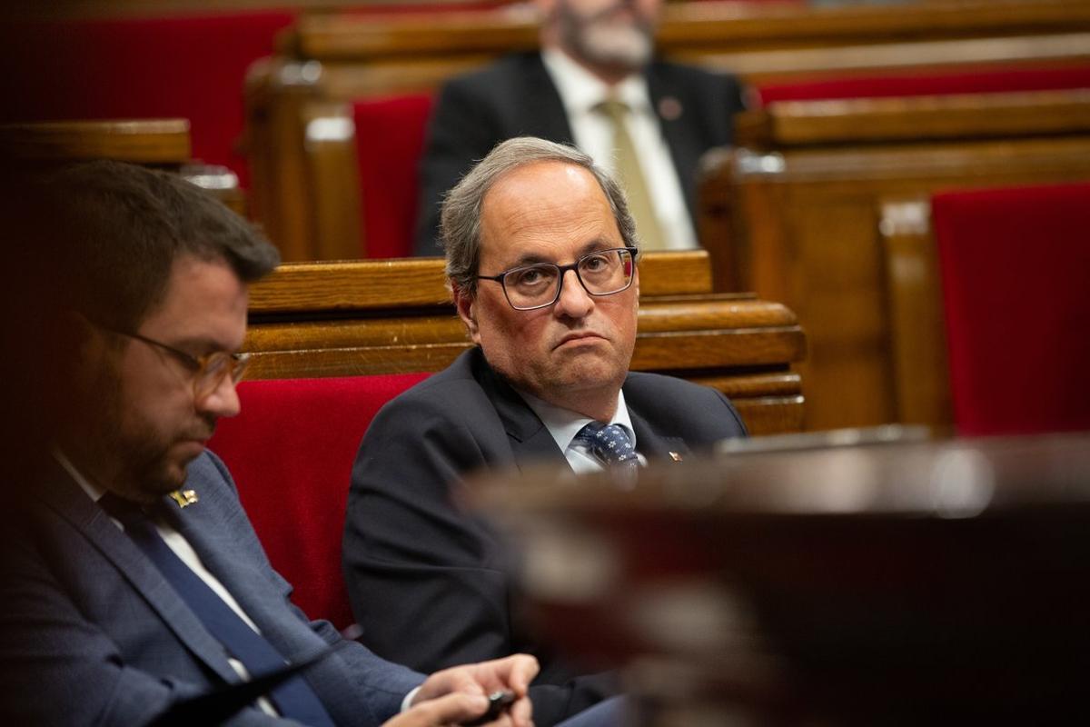 25/09/2019 El president de la Generalitat, Quim Torra (d) i el vicepresident de la Generalitat, Pere AragonÃ?s (e), en el debat sobre polÃ­tica general al Parlament de Catalunya, a Barcelona, 25 de setembre del 2019.