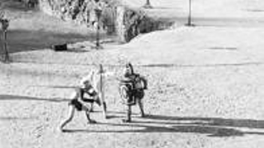 Los gladiadores vuelven a combatir en la arena del Anfiteatro Romano
