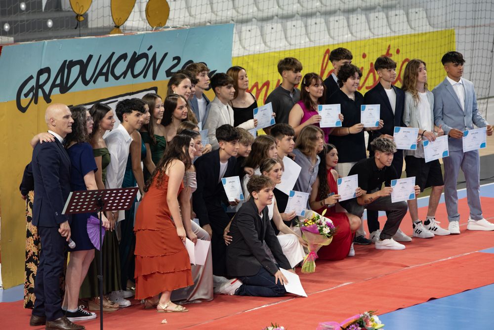 Graduación de los alumnos del IES nº5 de 4º de la ESO en el Port de Sagunt