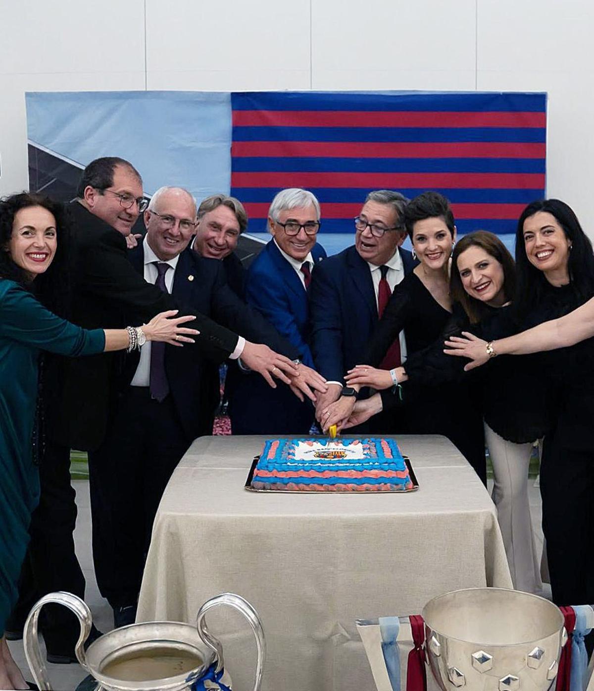 Les 60 penyes extremenyes del Barça encaren el difícil relleu generacional