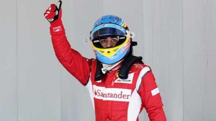 Fernando Alonso celebra su buena posición para el GP de España.