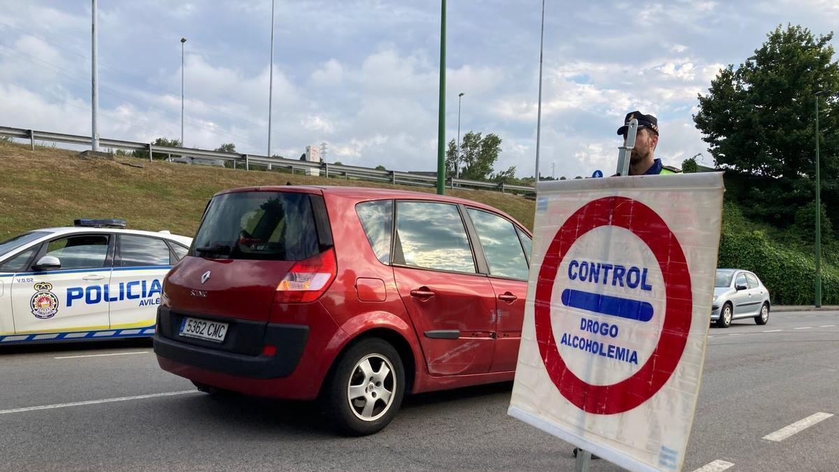 UN CONTROL DE ALCOHOL Y DROGAS DE LA POLICIA LOCAL