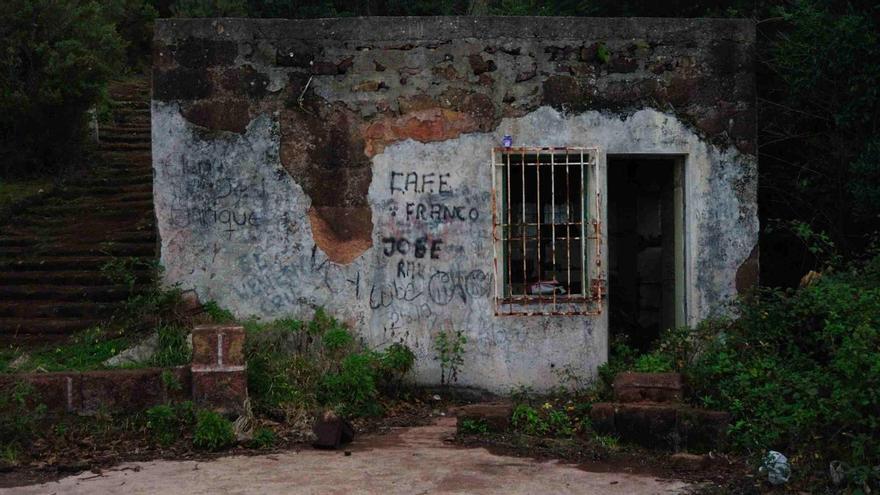 La historia del edificio abandonado en Tenerife que sirvió como escondite de un asesino y se relaciona con Franco