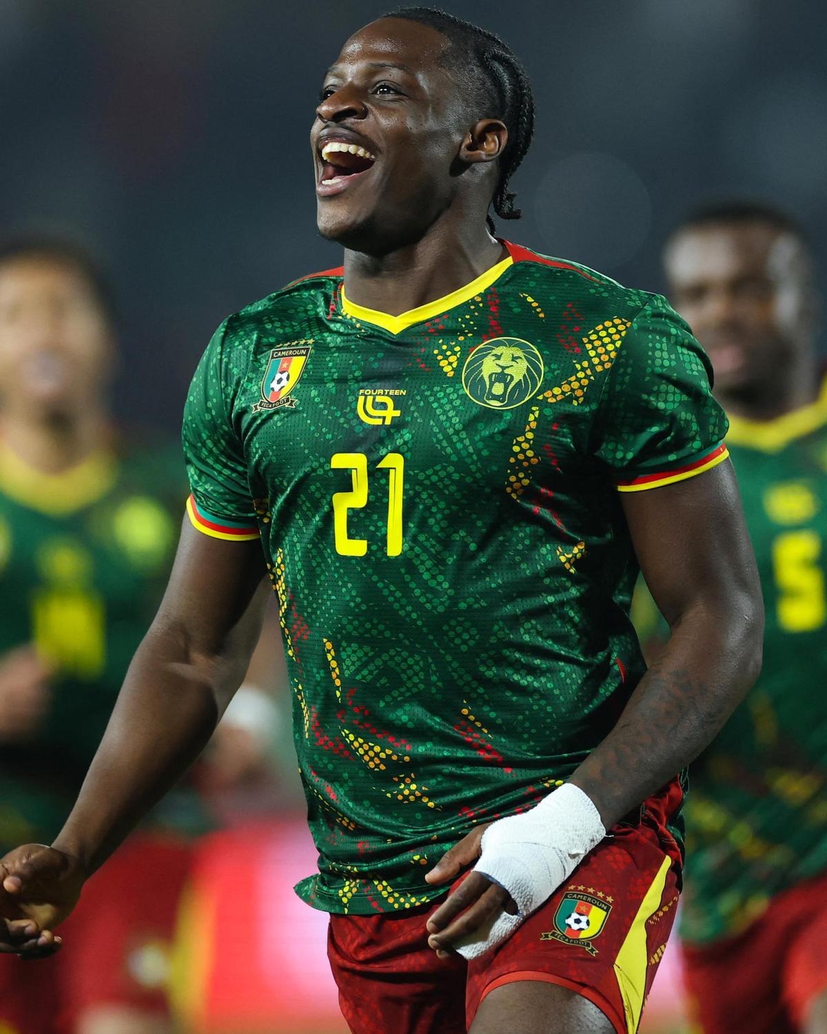 Etta Eyong celebra el gol