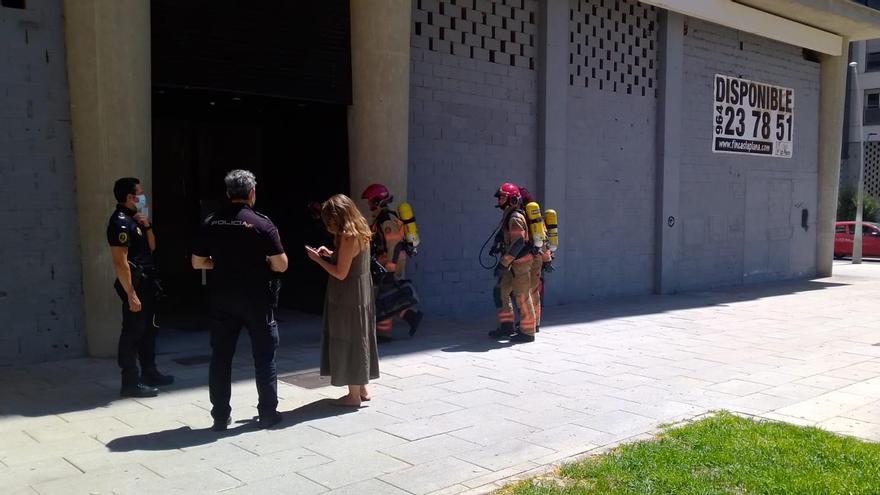 Incendio en un edificio situado junto a El Corte Inglés de Castelló