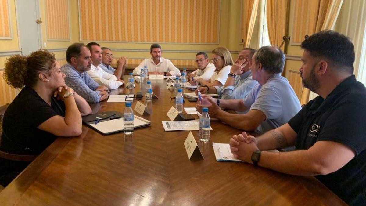 Luengo, en la reunión mantenida con los pescadores | L.O.