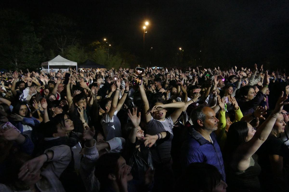 EN IMATGES | La Banda Neon i Dj Ruben Rider van animar la segona nit del Rampell