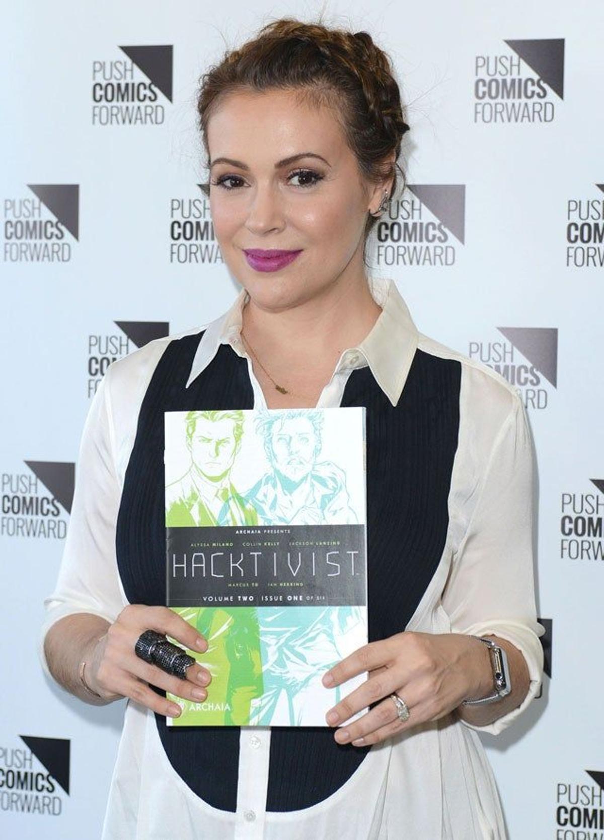 Alyssa Milano presentó su novela gráfica Hacktivist