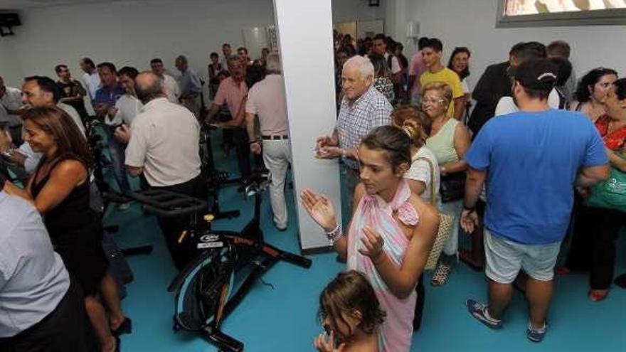 Público en las instalaciones, donde hubo una exhibición.  // J. Santomé