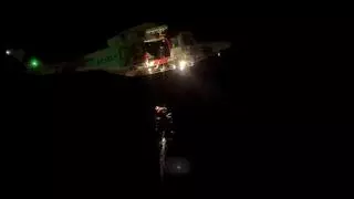 Rescatan en helicóptero al tripulante de una lancha averiada frente al Portixol, en Palma