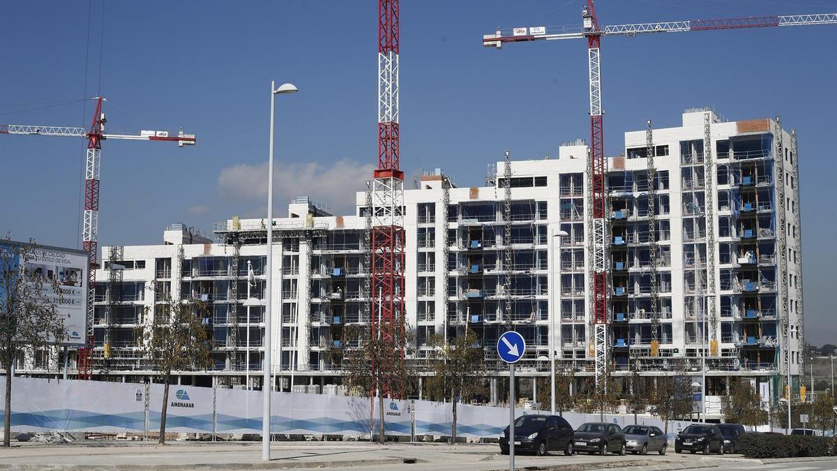 Bloque de viviendas en construcción