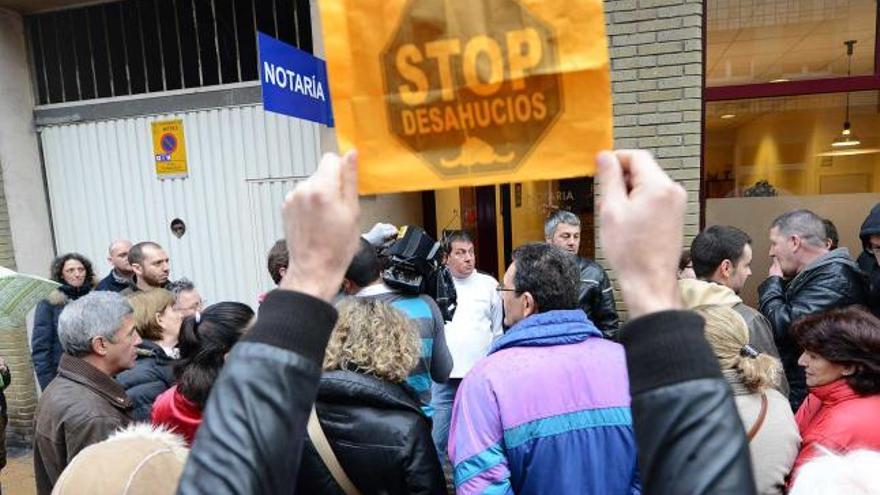 Protesta contra los desahucios en Mieres. | silveira