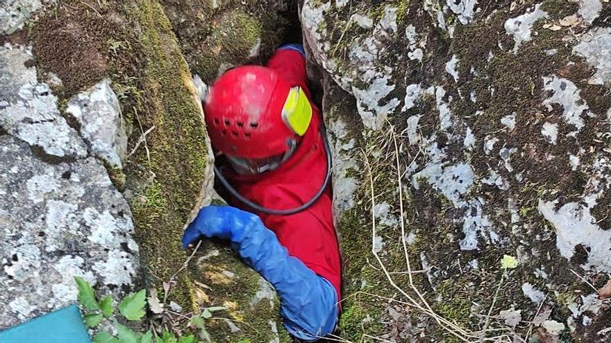 Les coves del Toll de Moià acullen noves exploracions per evitar que s’inundin