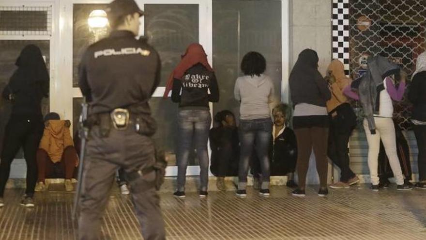 Imagen de una redada contra la prostitución en la Platja de Palma.