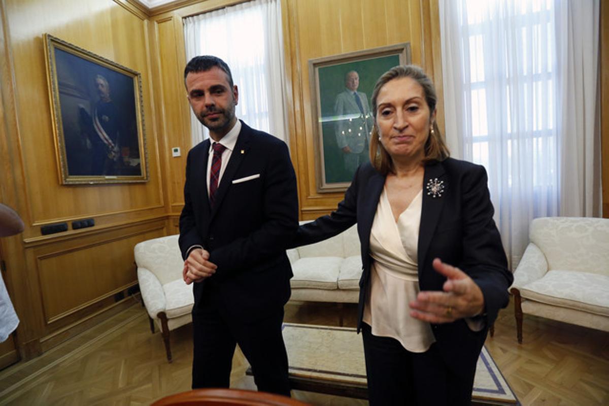 La ministra de Foment, Ana Pastor, i el conseller de Territori i Sostenibilitat, Santi Vila.