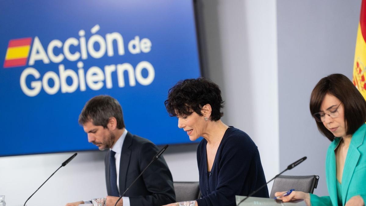 CASO PLUS ULTRA | El Gobierno asume el ‘riesgo’ de atarse a la «inocencia» de Zapatero