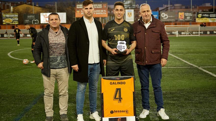 El Torrent C.F. homenajea a su mítico capitán Jesús Galindo