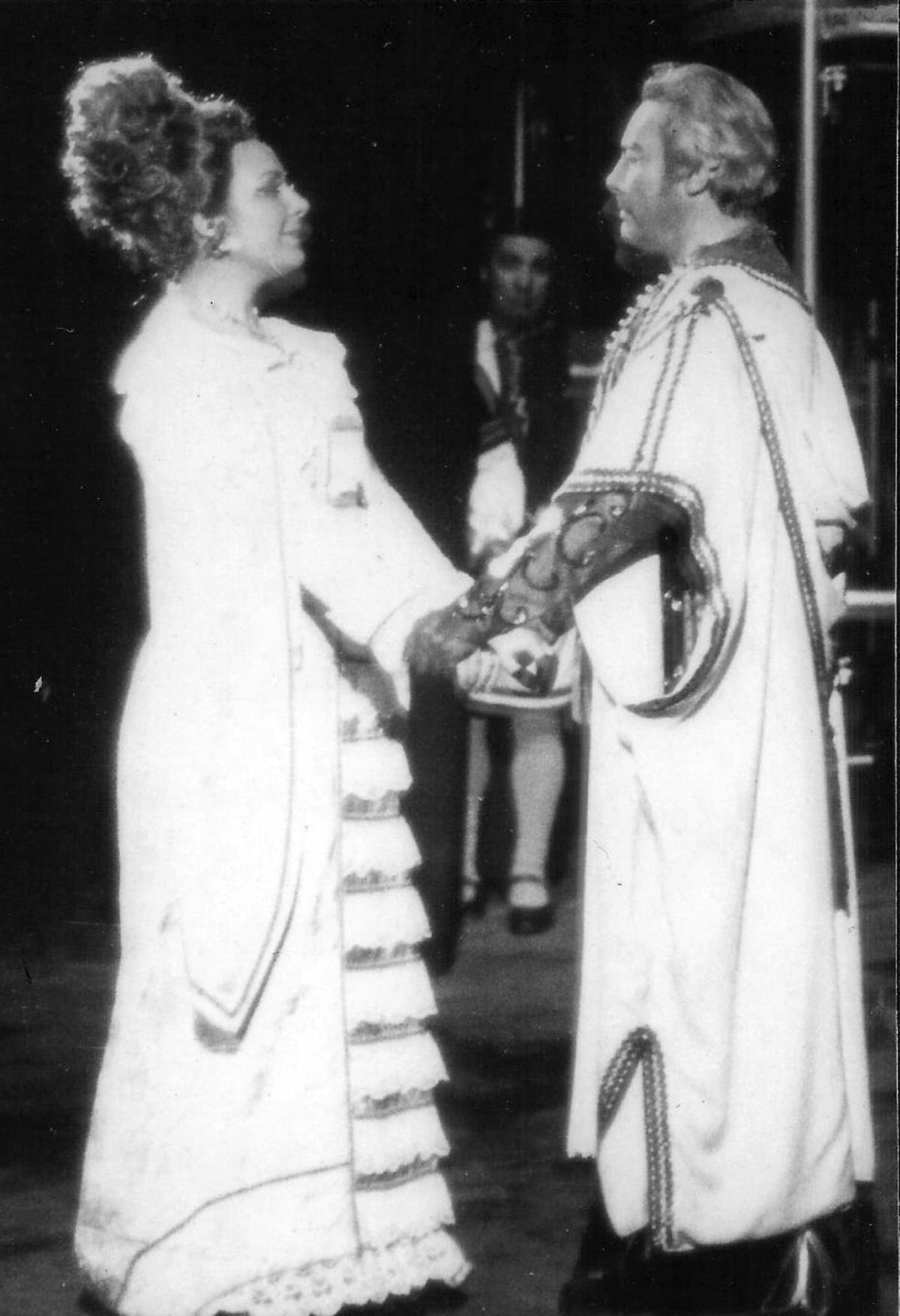 Mario del Monaco con la soprano tinerfeña María Orán. |