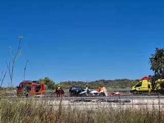 Una fallecida y tres personas heridas, entre ellas un niño, en un accidente de tráfico en Benissa