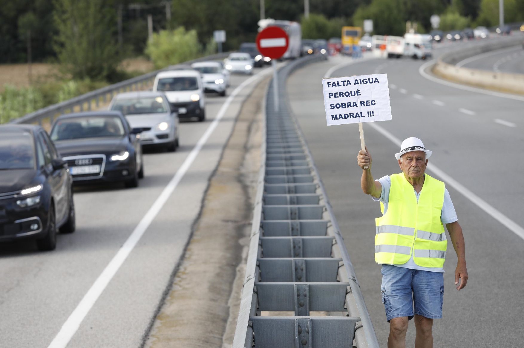 Les imatges de la protesta a la Llagostera que ha tallat la C-35