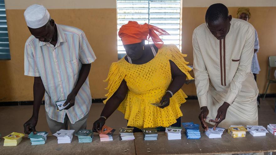 Senegal acude masivamente a las urnas para las elecciones presidenciales aplazadas