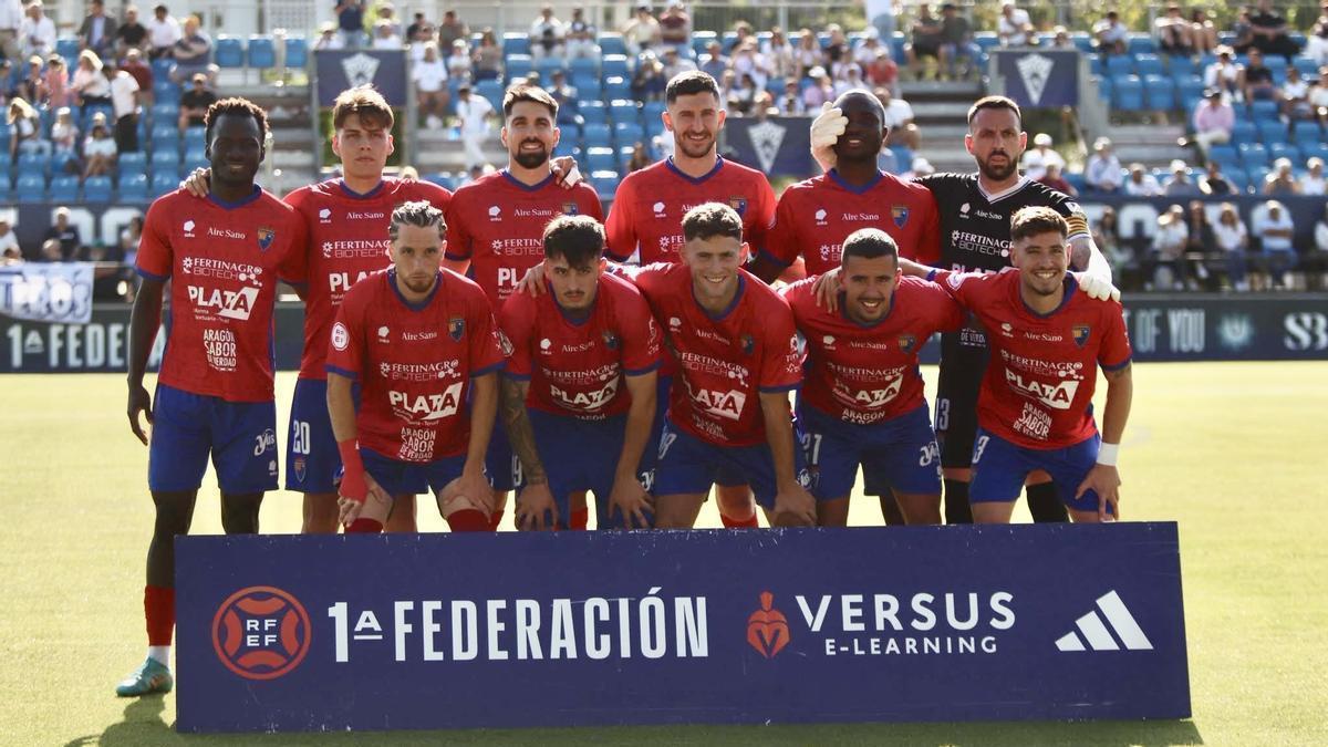 El once titular del Teruel, antes del partido a domicilio ante el Marbella.