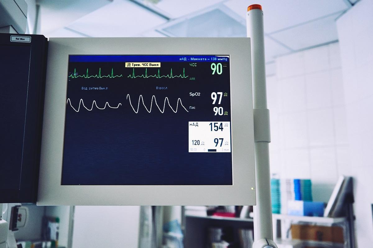 La dieta mediterránea, comparada con la dieta baja en grasa, tiene efectos beneficiosos en aquellos pacientes con enfermedad cardiovascular.