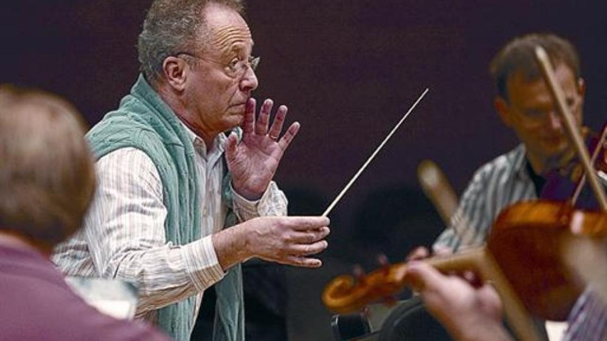 Emmanuel Krivine, ayer, en un ensayo en el Auditori.