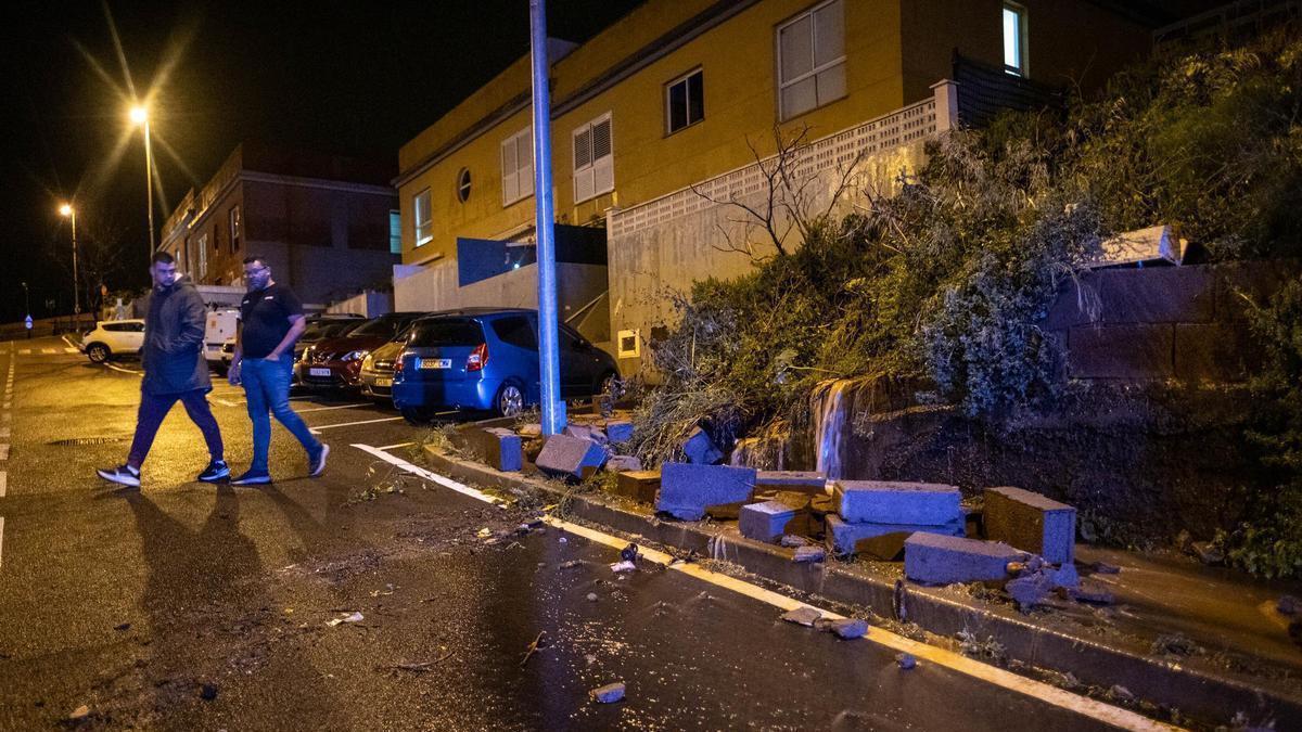 Fuertes correntías por las calles de El Pris, en Tacoronte