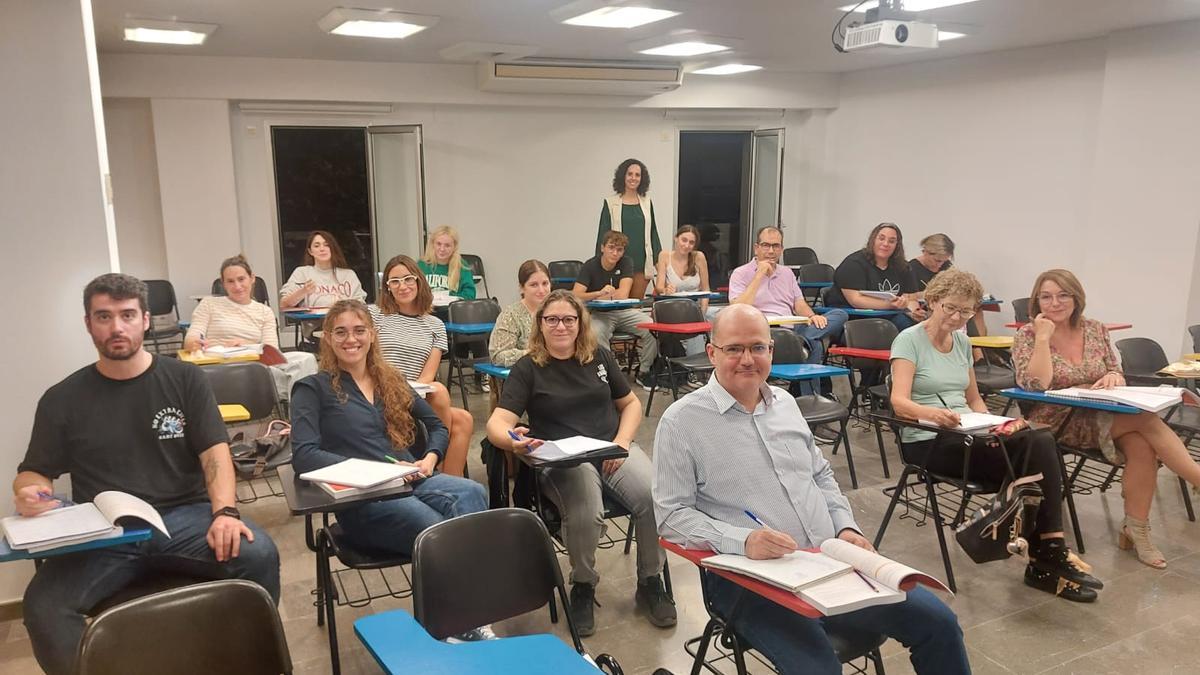 Una classe de la Unviersitat Popular de Gandia