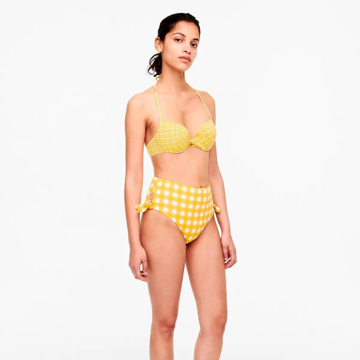 Bikini de cuadros amarillos estilo 'pin up' de Passionatta.