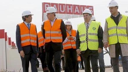 Bauhaus recibe más de 8.000 peticiones para 200 puestos de trabajo en su  tienda de Paterna - Levante-EMV
