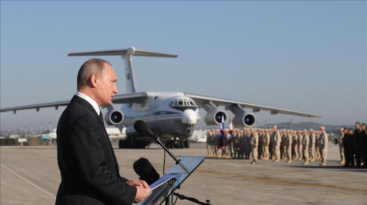 zentauroepp41282181 russian president vladimir putin addresses the troops at the181222171746