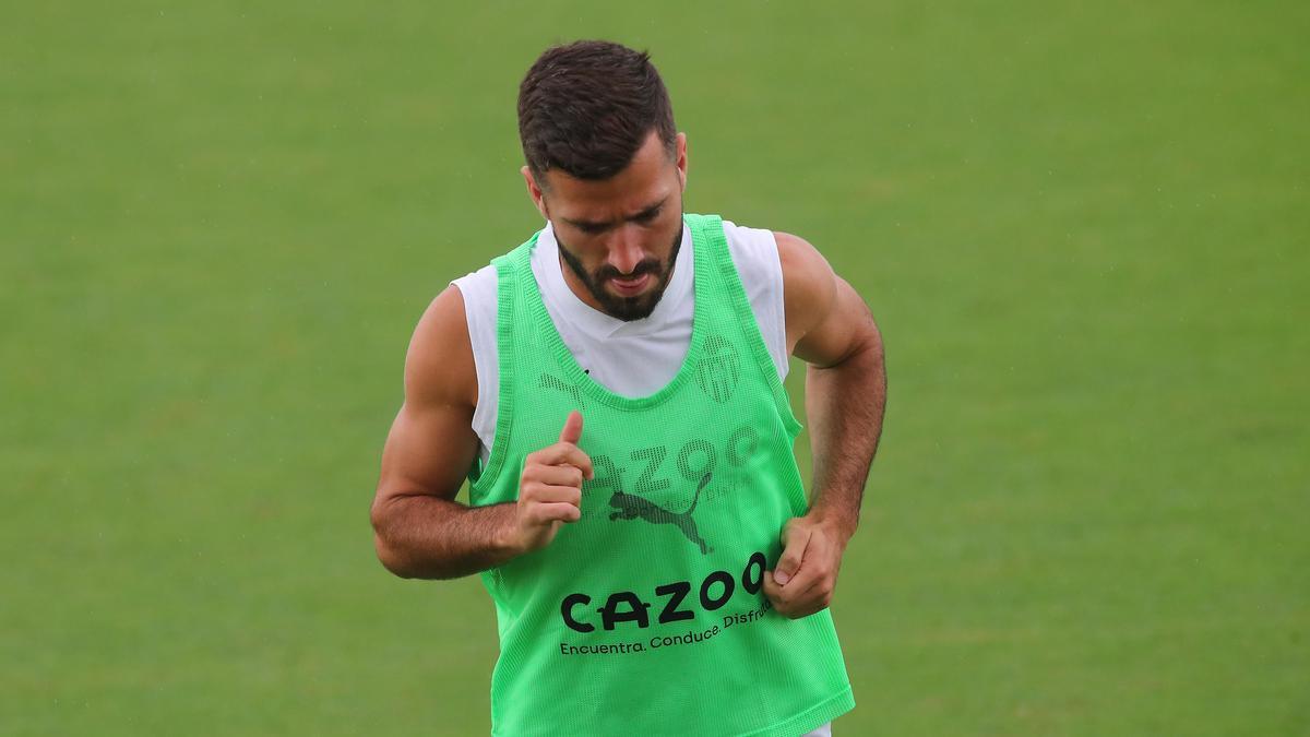 José Luis Gayà entrenó con el equipo en la ciudad deportiva de Paterna. El capitán está concentrado en el partido del sábado contra el Celta de Vigo, pero con un ojo en la lista de Luis Enrique