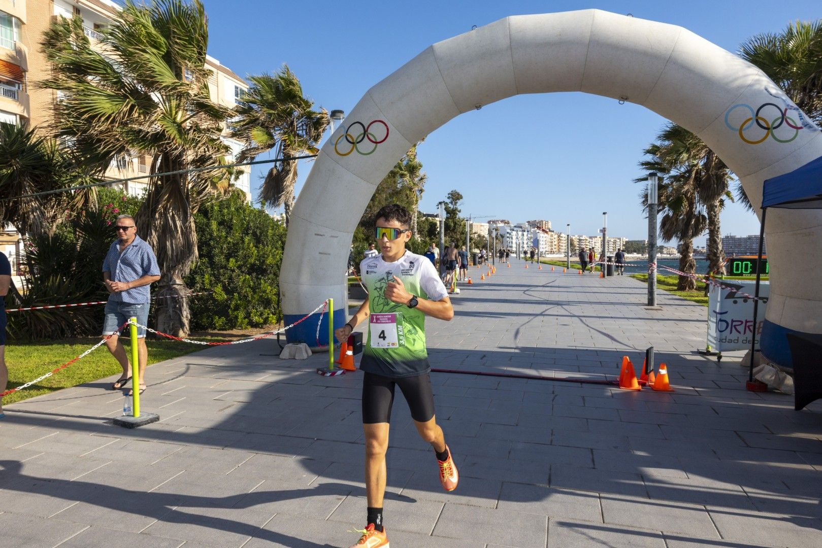 Así fue en imágenes una nueva edición de la carrera solidaria de AFA Torrevieja
