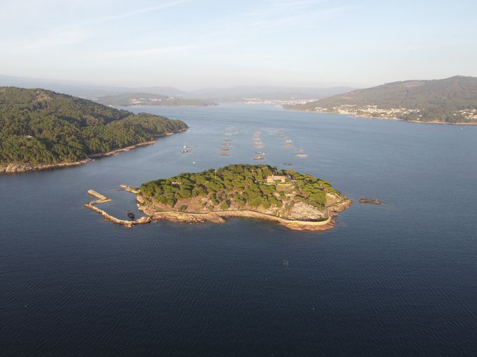 La isla gallega de A Creta cuenta con embarcadero y helipuerto.