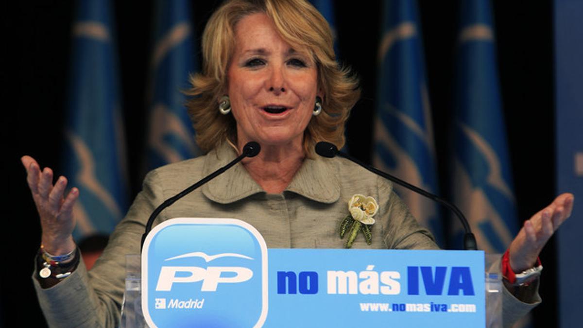 Esperanza Aguirre en campaña contra la subida del IVA de 2010