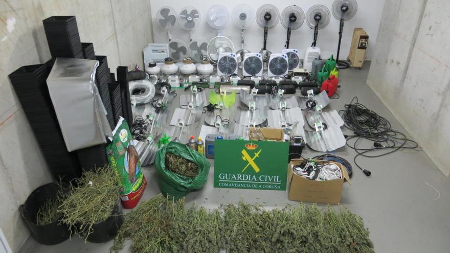 Tres detenidos por defraudación de fluido eléctrico y cultivo de marihuana en Santa Comba