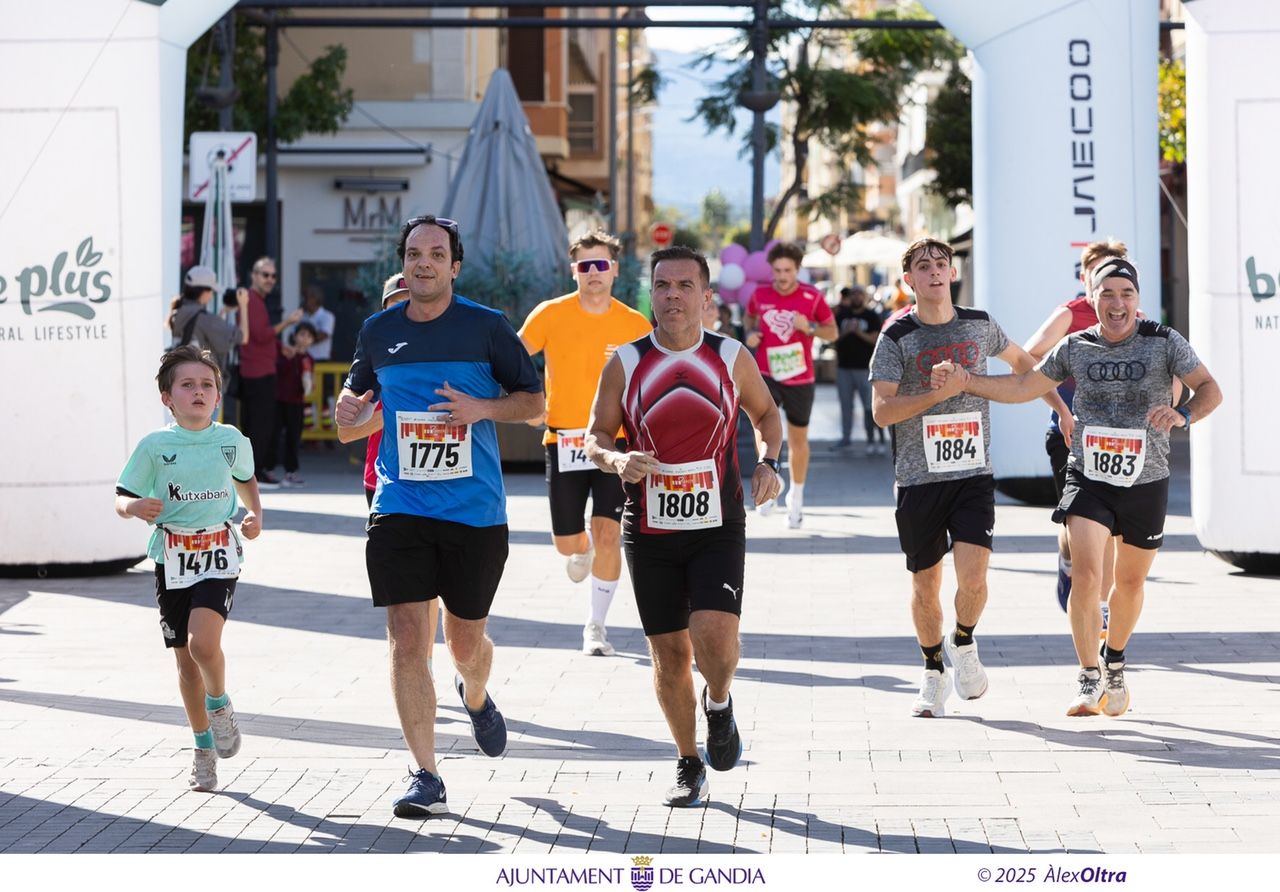 Gandia bate récords de solidaridad en la RunCáncer 2025