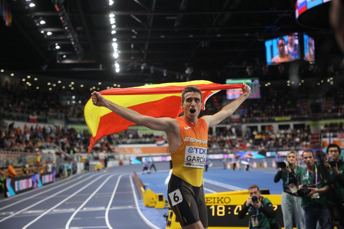 Torun (Polonia), 22/03/2026.- El español Mariano García reacciona tras la final masculina de 1.500 metros del Mundial de Atletismo en pista cubierta en el Kujawsko-Pomorska Arena de Torun, Polonia, 22 de marzo de 2026. (Mundial de Atletismo, Polonia, España)