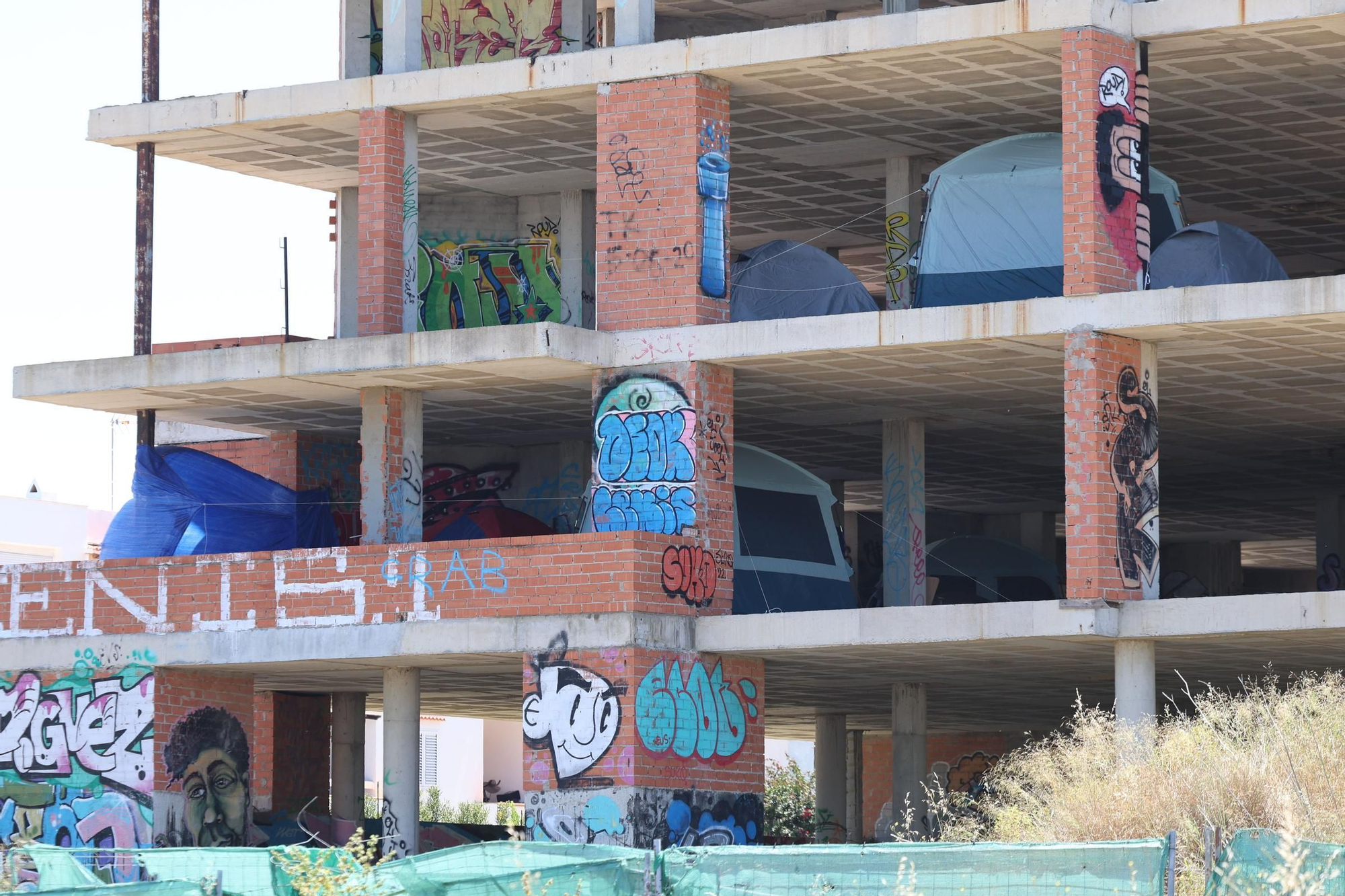 Sant Josep inicia el proceso para derribar la estructura de Punta Xinxó donde viven 87 personas