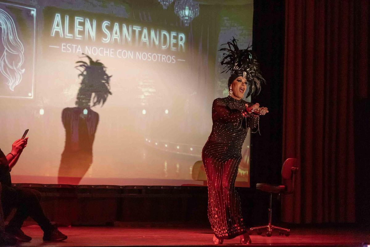 Elche rompe prejuicios: un FP de peluquería impulsa a un joven a cumplir su sueño drag a través de teatro Elche rompe prejuicios: un FP de peluquería impulsa a un joven a cumplir su sueño drag a través de teatro