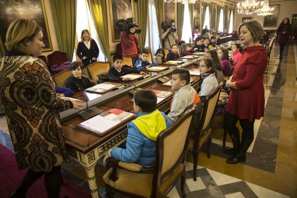 Pleno infantil en el Ayuntamiento de Oviedo