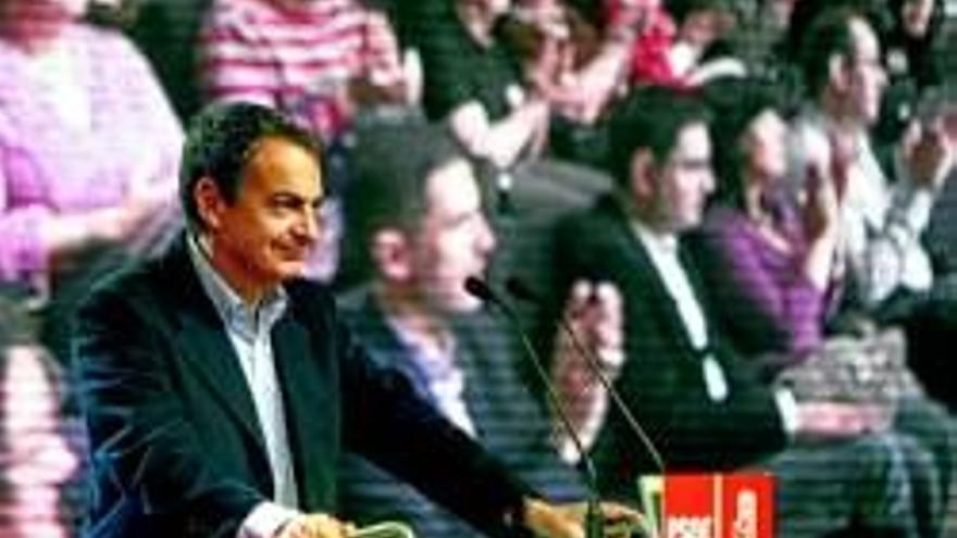 El PSOE saca partido al regreso de Aznar para acusar al PP de radical