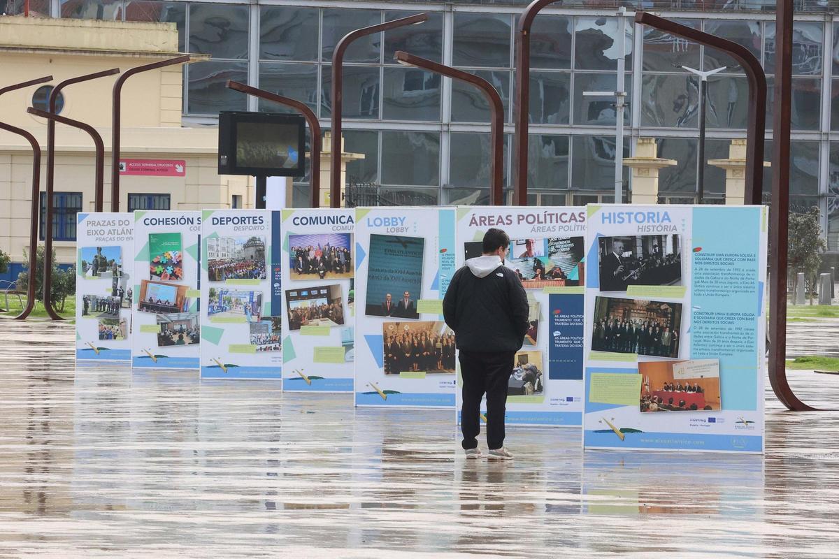 Los 34 años del Eixo Atlántico, en exposición en A Coruña