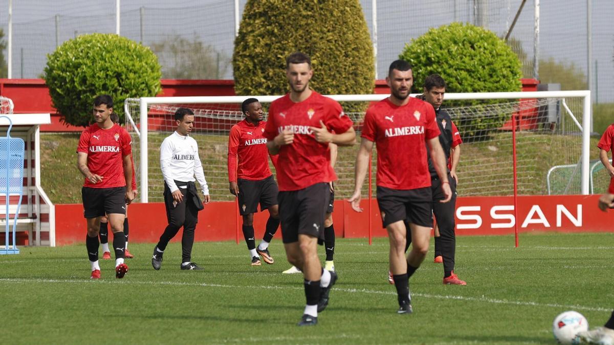 Entrenamiento del Sporting de Gijón en Mareo.