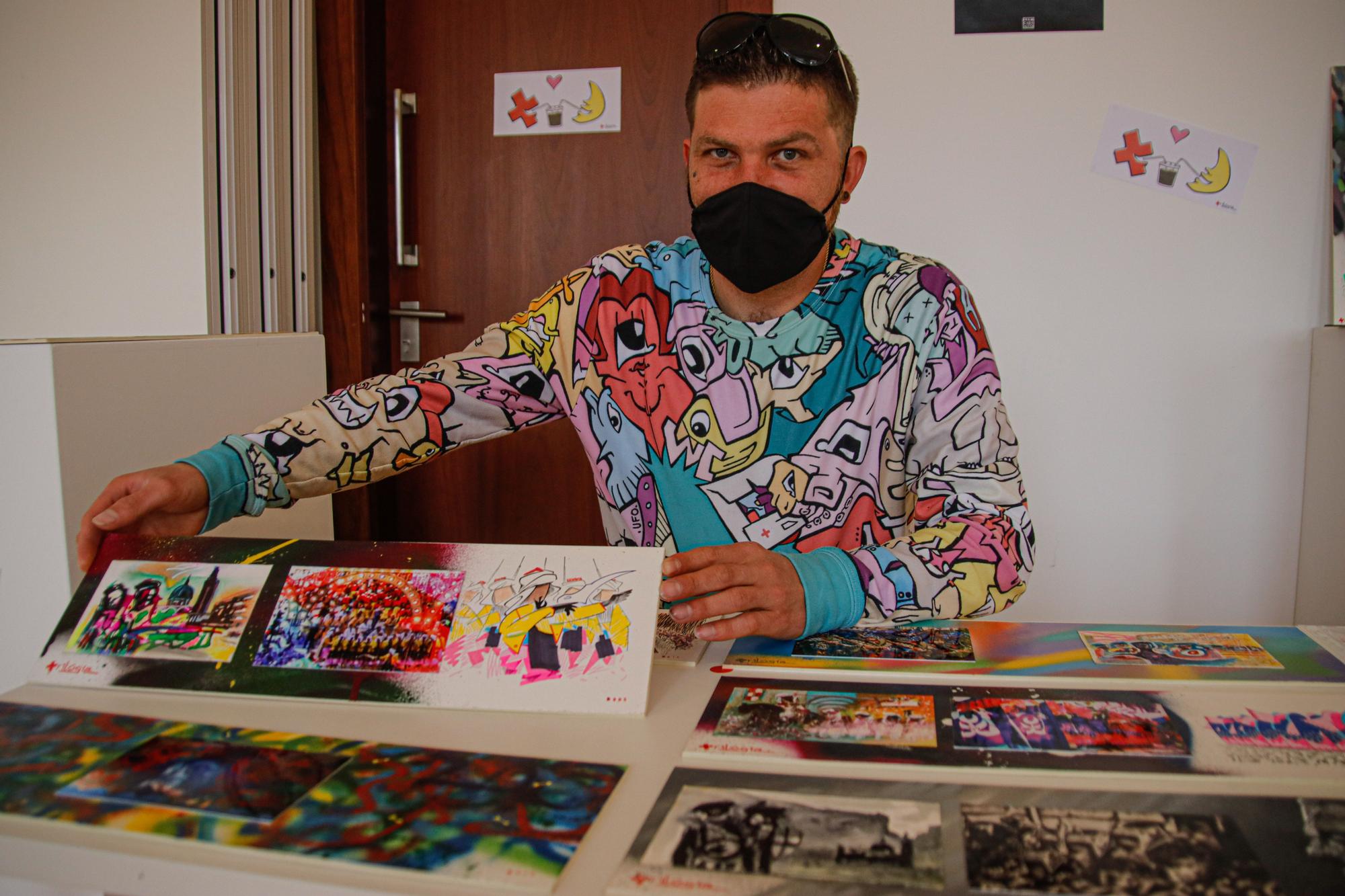 El IVAM acoge en Alcoy un mercadillo con obras de seis artistas locales que reflejan toda la esencia de los Moros y Cristianos