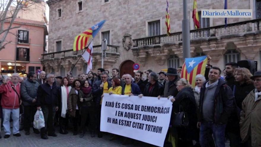 Concentración en Palma para defender a Artur Mas