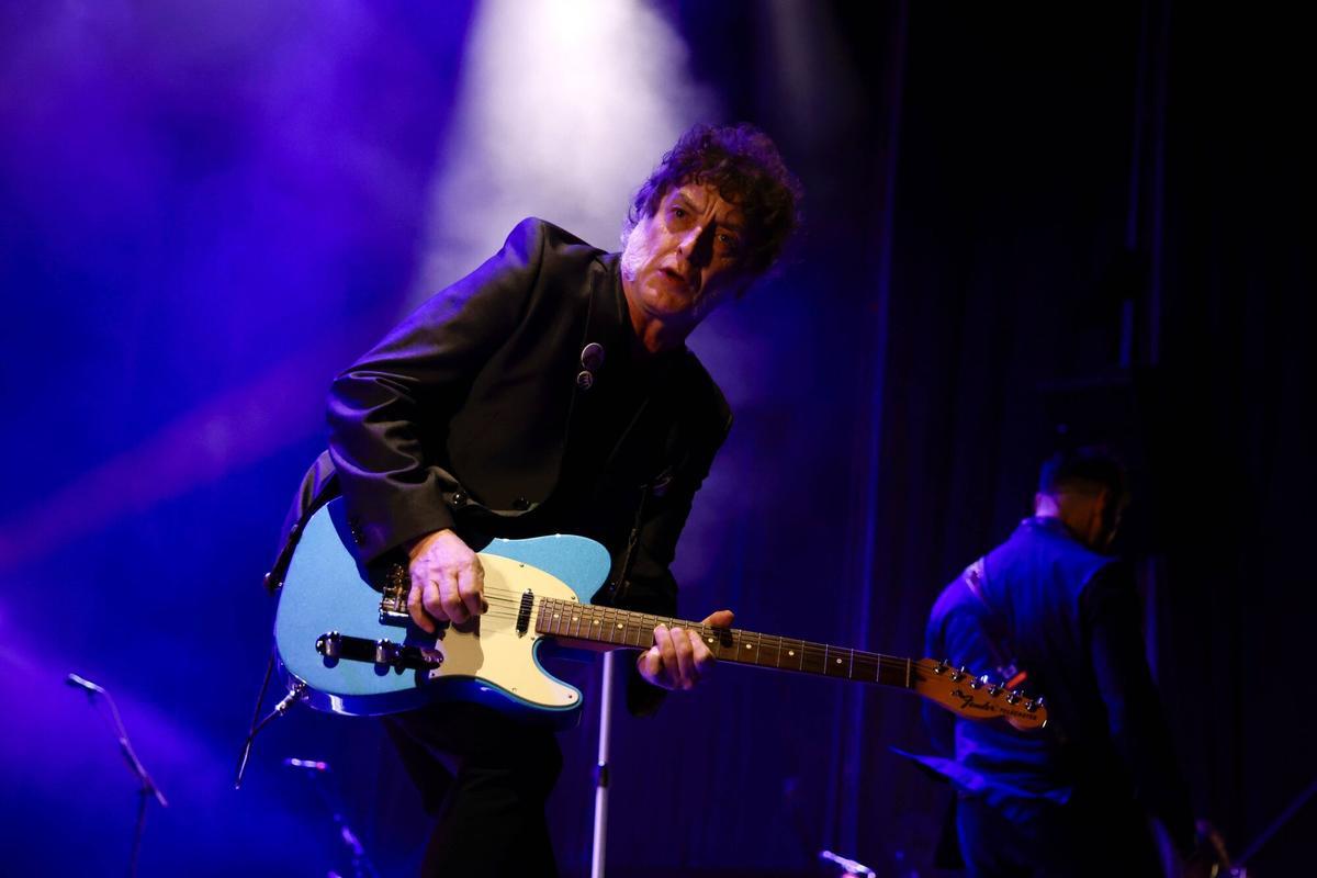 Loquillo y David Russell animan la noche cordobesa